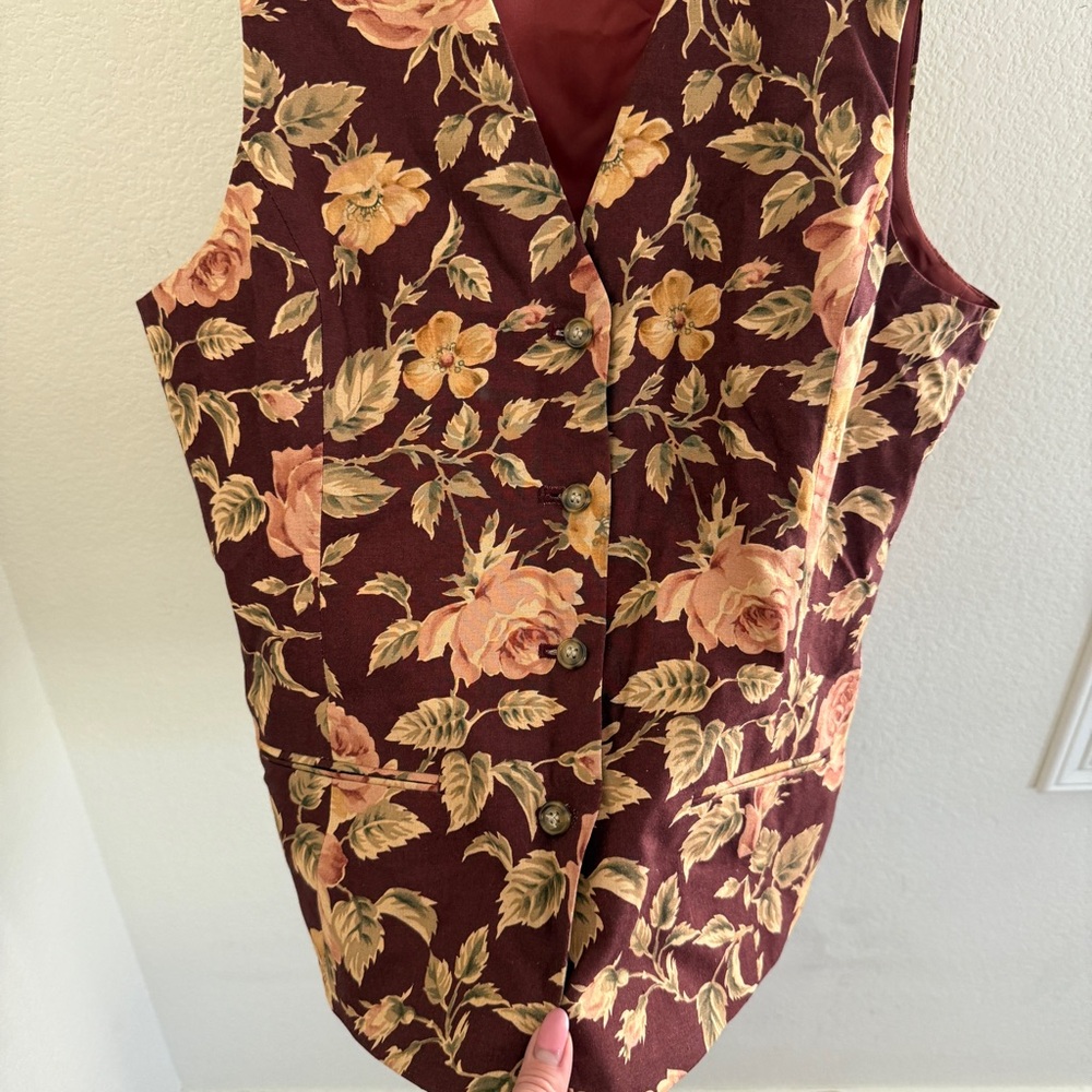 JH Collectibles retro vintage 90s red brown floral vest with button-up front - Picture 2 of 6